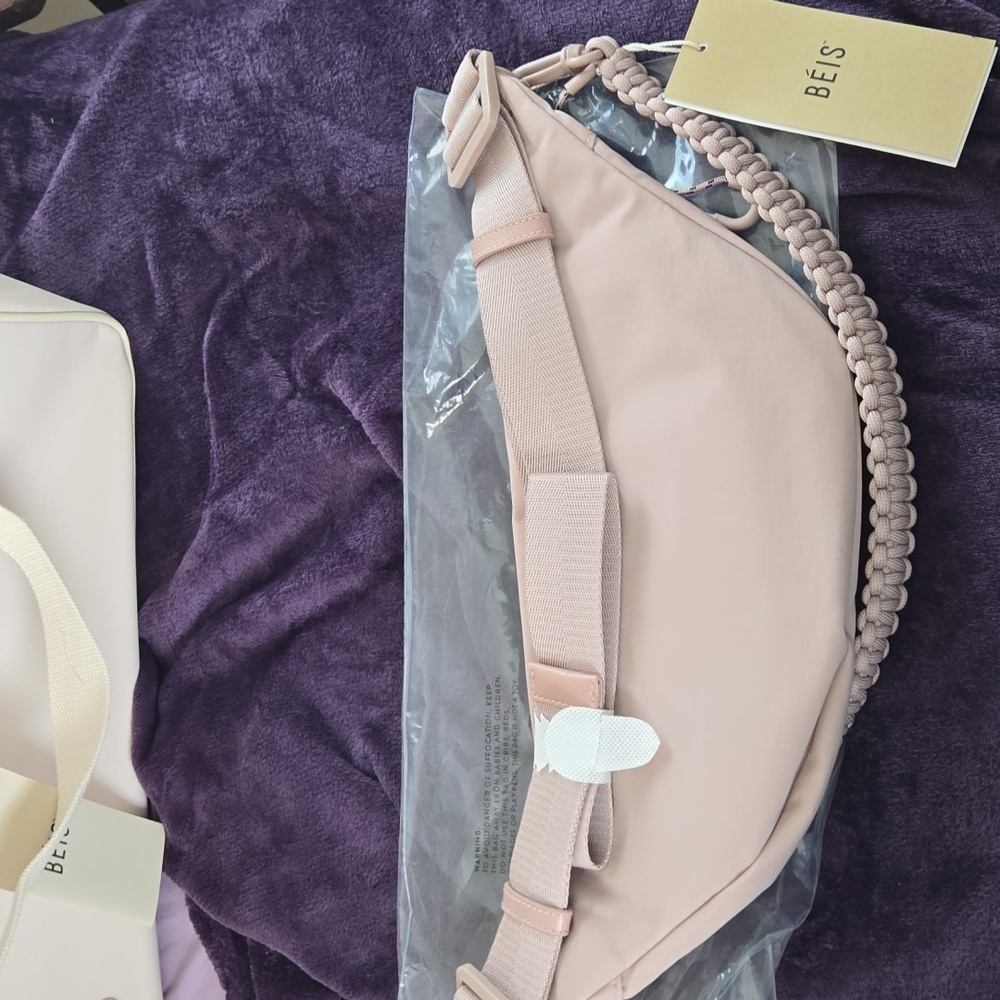 BEIS The Sport Pack and ID Wristlet in Atlas Pink